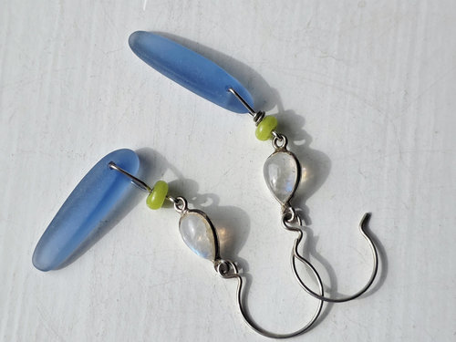 Beach earrings with moonstones