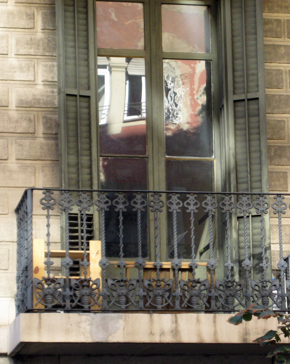 Bee Balcony in Barcelona