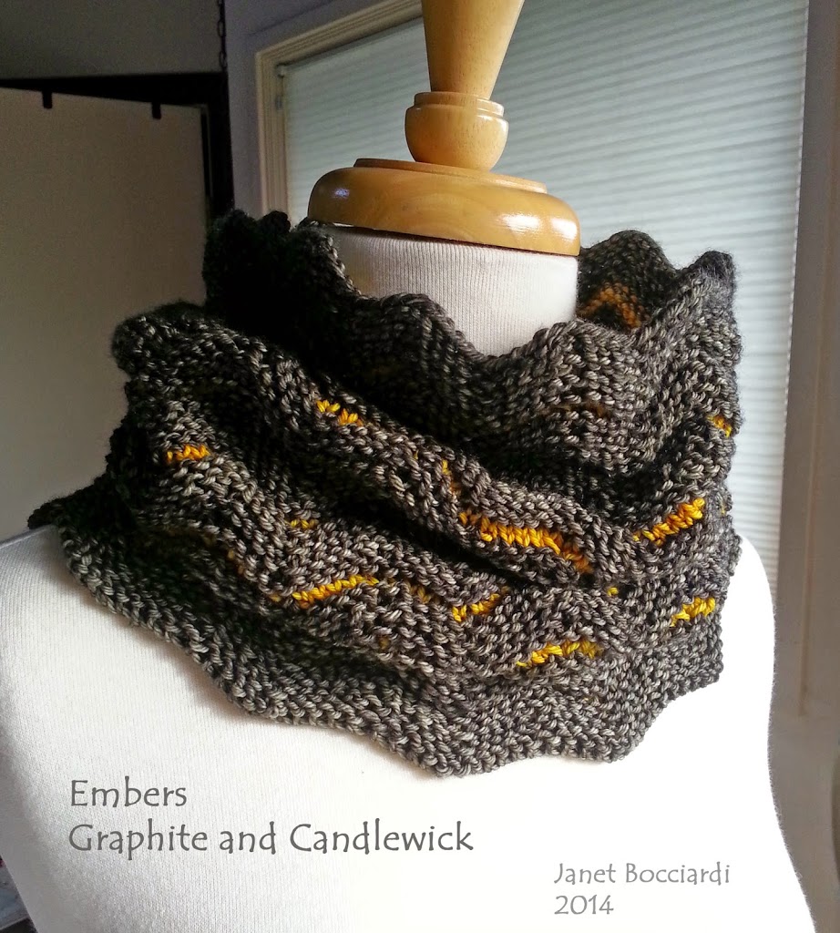 grey and yellow knitted cowl
