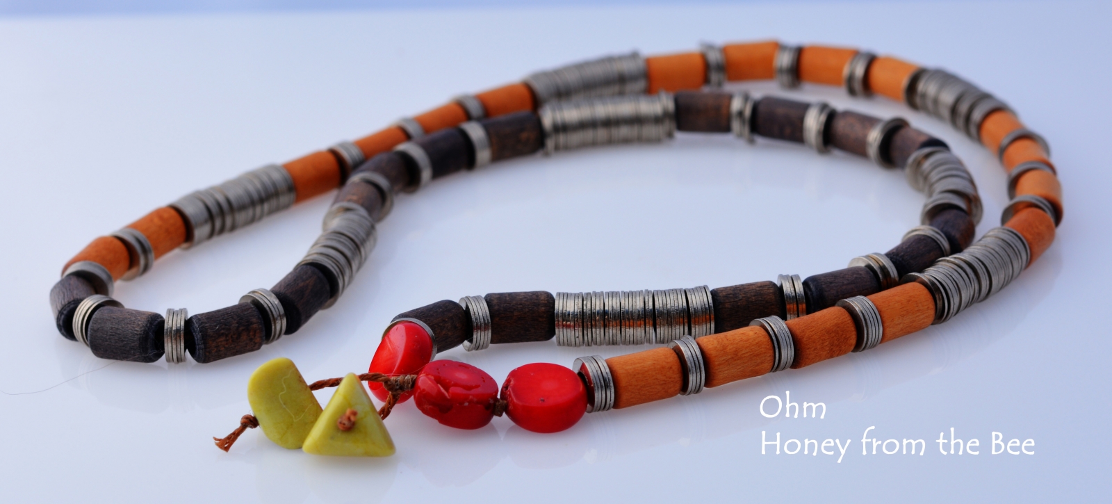 Wood and coral necklace