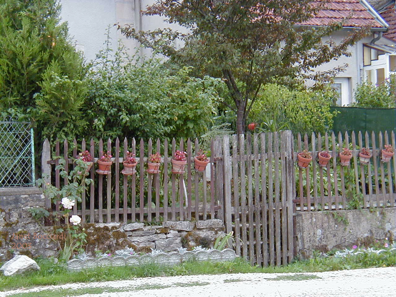 Pretty fence along Canal de Bourgogne
