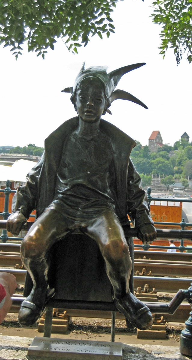 The Little Princess bronze statue by Laszlo Marton, Budapest, Hungary