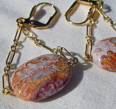 Swinging Agate earrings by Honey from the Bee