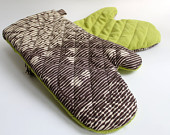 Quilted Oven Mitts for the Modern Kitchen - PeppermintPinwheels