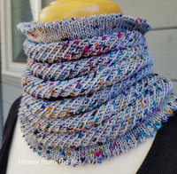 Multicolor knit cowl