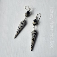 Dinner out earrings in black and gold