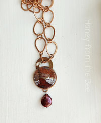 Copper and agate necklace in red and white