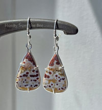 River jasper earrings in red, white and gold