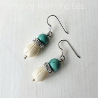 Turquoise and cream earrings with crystals