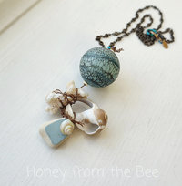 Statement necklace for the beach