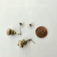 Small Winter statement earrings in cream