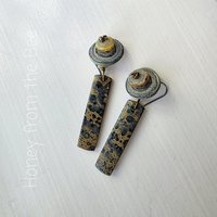 Beach earrings made from lampwork and ocean kambaba stones