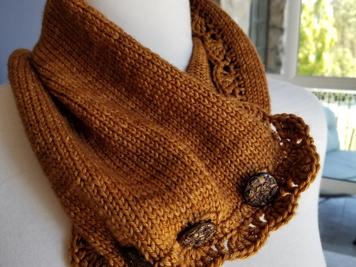 Soft handknit cowl