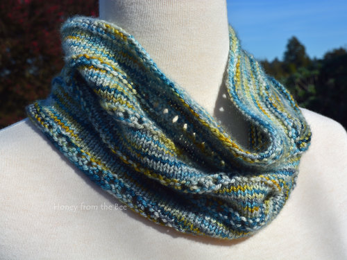 Cashmere and silk knitted cowl