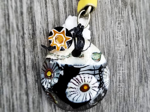 Flower lampwork necklace