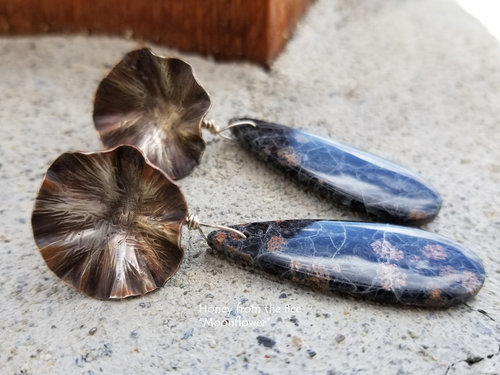 Flower Earrings in black and red