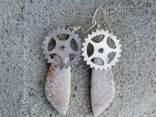 Feminine Steampunk earrings
