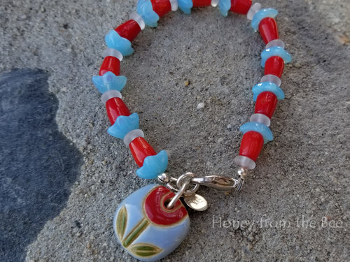 Red tulip bracelet