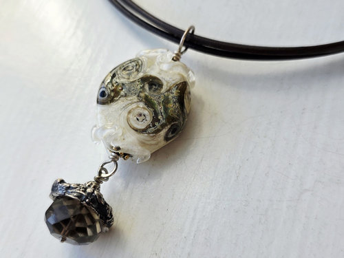 Autumn necklace in brown and white