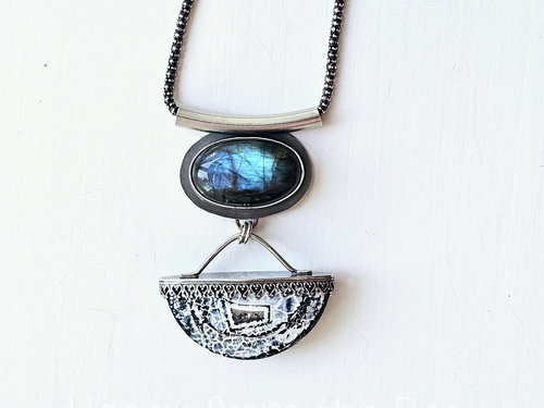 Labradorite pendant in sterling silver with agate
