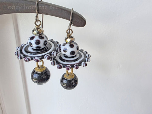 Polka dot earrings in black and white