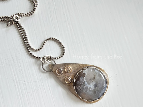 Botswana Agate and Moonstone necklace in silver and taupe