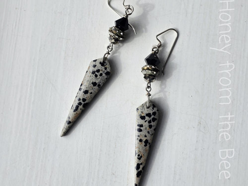 Dinner out earrings in black and gold