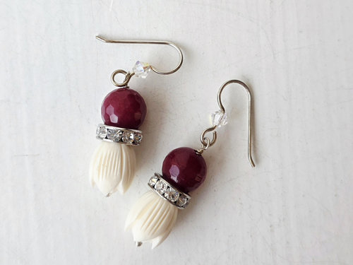 Crystal earrings in red and white
