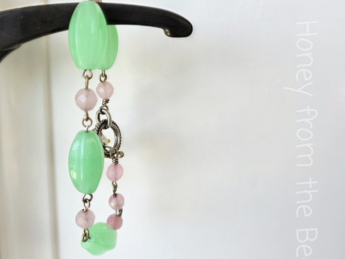 Small bracelet in pink and green