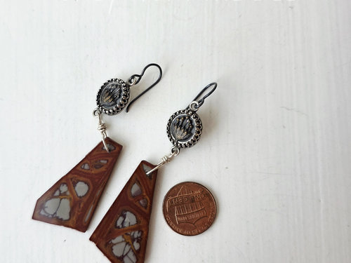 Jasper earrings in red and grey