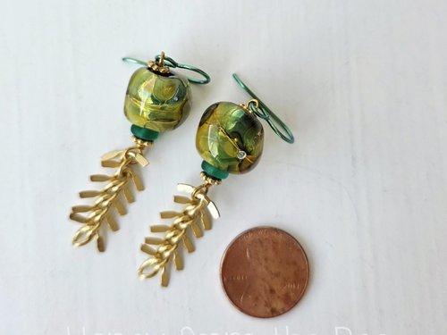 Nature earrings in green and gold
