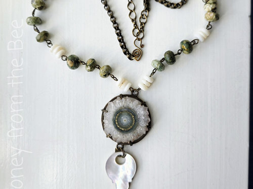 Stalactite and Rhyolite necklace in green and white