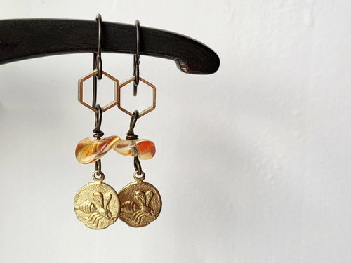 Honeybee earrings in brass