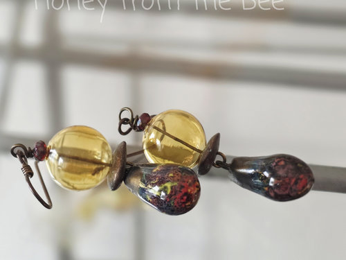 Yellow and red earrings in ceramic and glass