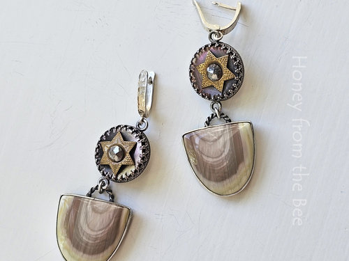 Artisan earrings in mauve and cream