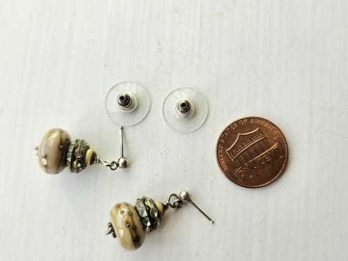 Small Winter statement earrings in cream