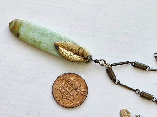 Simply beautiful pendant in green and gold