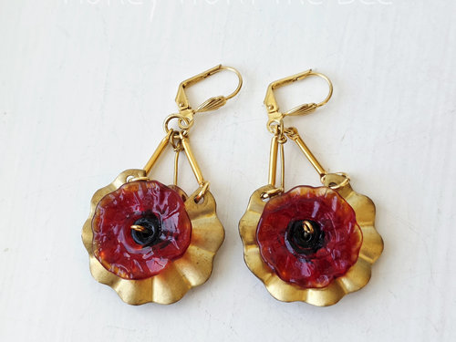 Red poppy earrings with brass