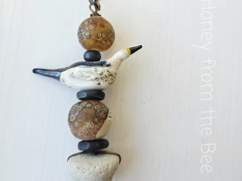 Beach pendant in white, black and yellow