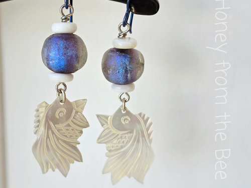 Summer earrings in blue and white
