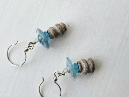 Snowdrop earrings in light blue and white