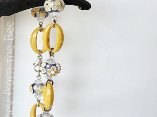 Summer bracelet in lavender and yellow