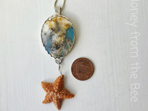 Beach necklace with plume agate