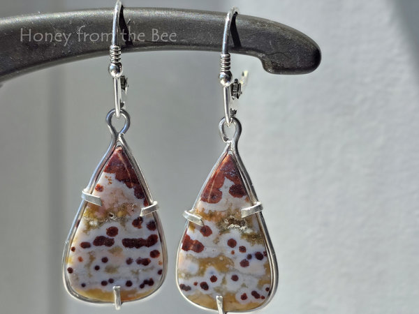 River jasper earrings in red, white and gold
