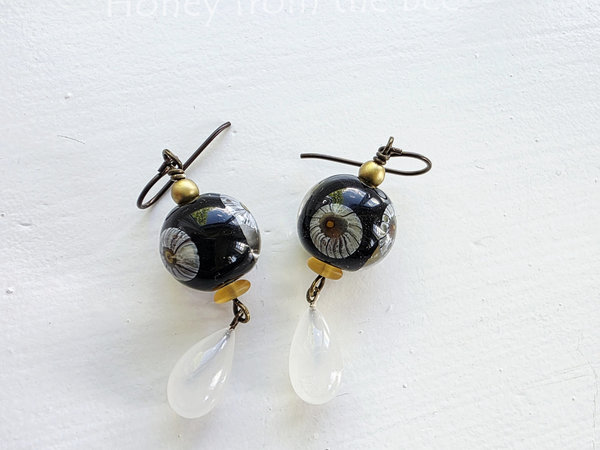 Daisy Lampwork earrings in black and white with yellow
