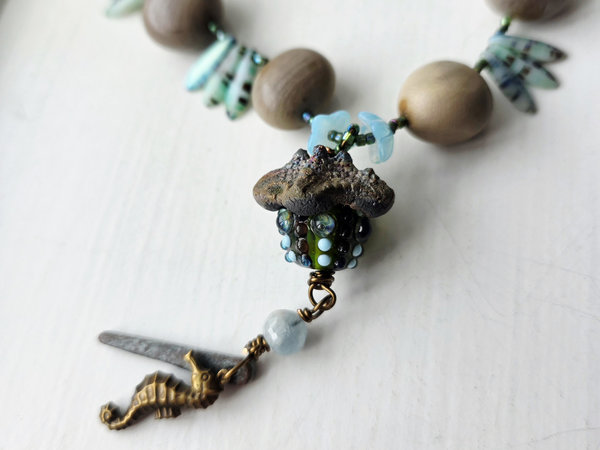 Summer Statement necklace in tan and aqua